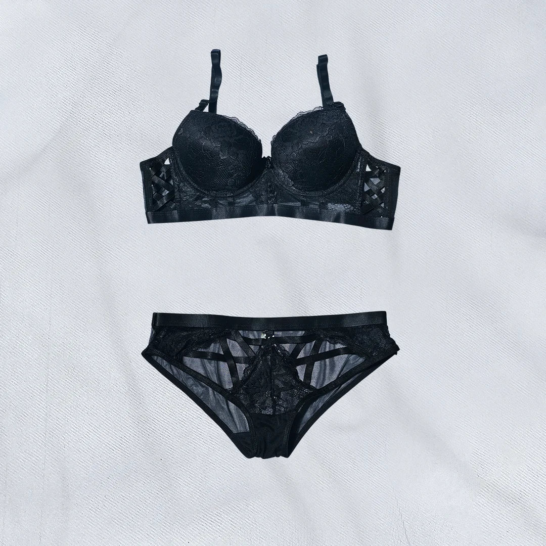 Scarlet Seduce Bra Set – Elegant Lace Lingerie for Women