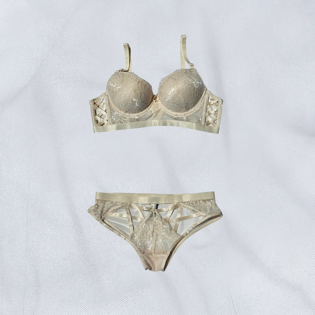 Scarlet Seduce Bra Set – Elegant Lace Lingerie for Women